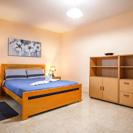 Penthouse * Victoria